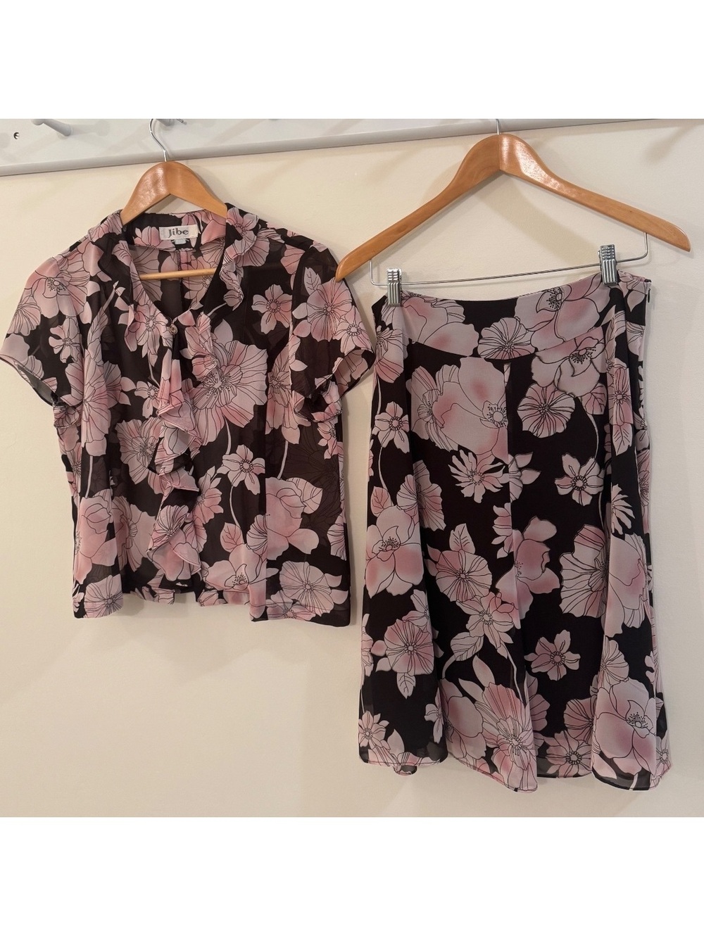 Jibe Floral Print Two-Piece Set with Ruffle Blouse and Skirt